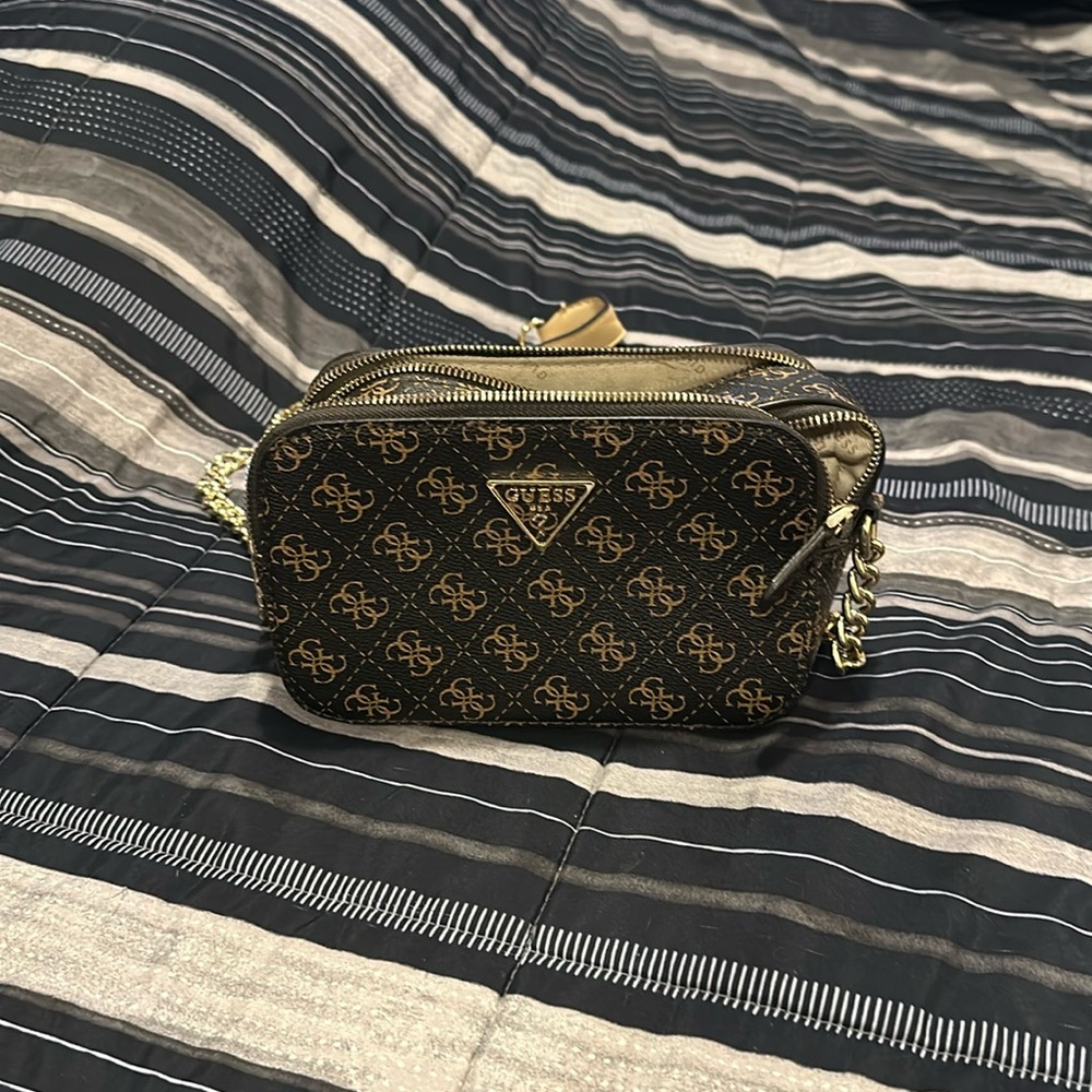 Guess crossbody